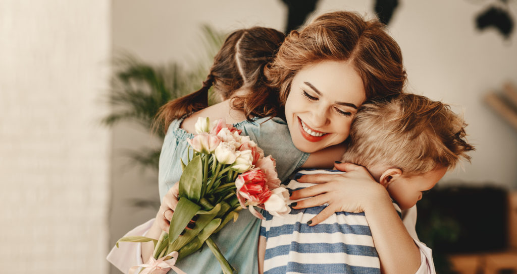 Happy Mother's Day! Come get free mothers day cards and email templates on your mobile today