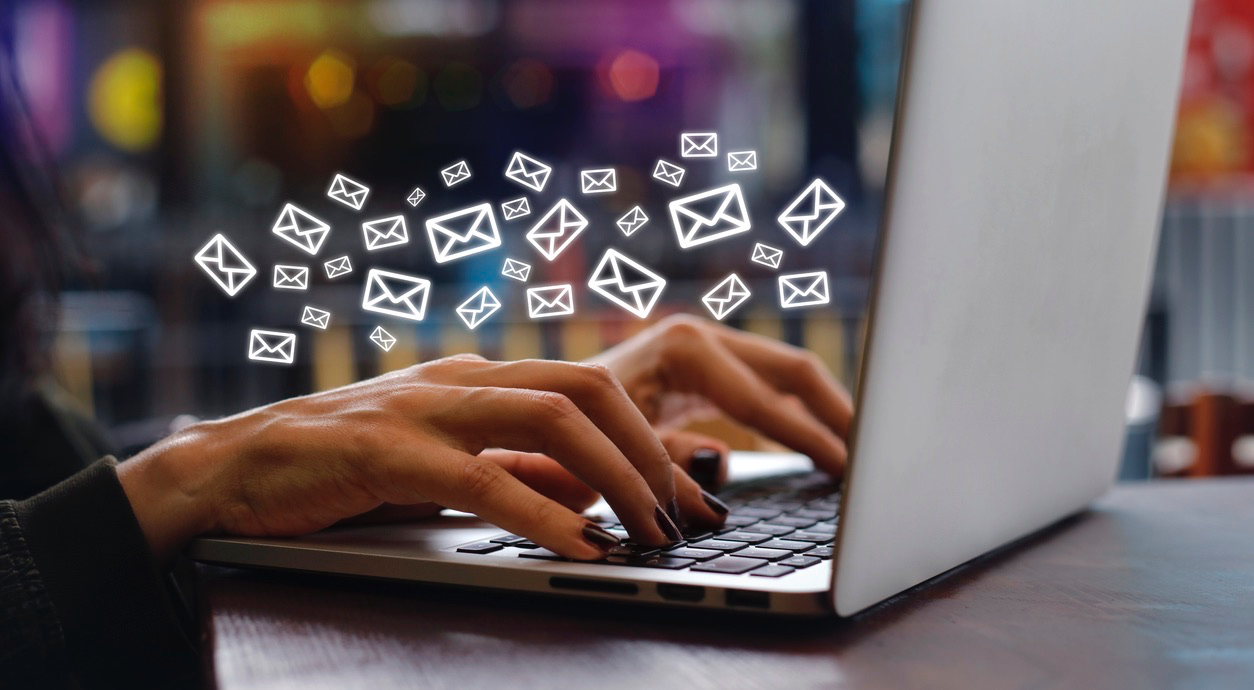 5 Reasons to Use Email Marketing Software