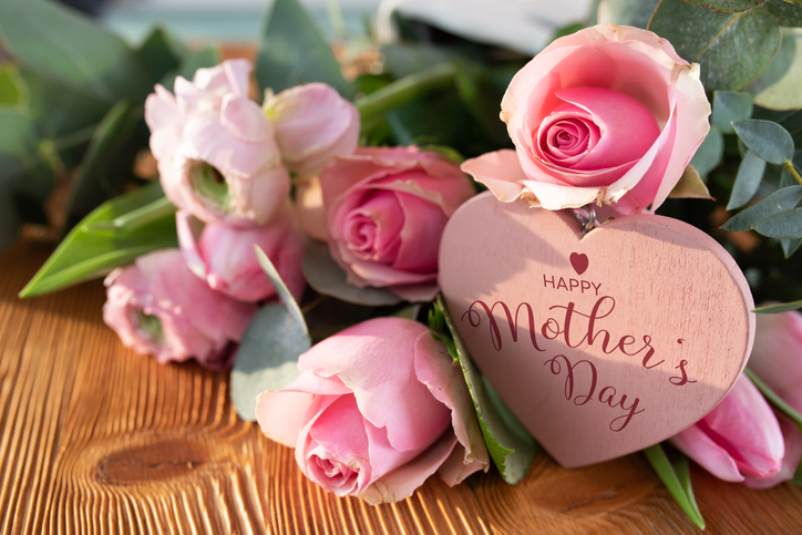 How to Create a Happy Mother's Day Sale with Email Marketing